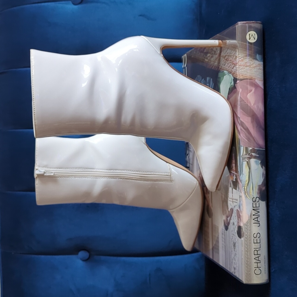 White Steve Madden "Wakeley" High Gloss Booties Size 7